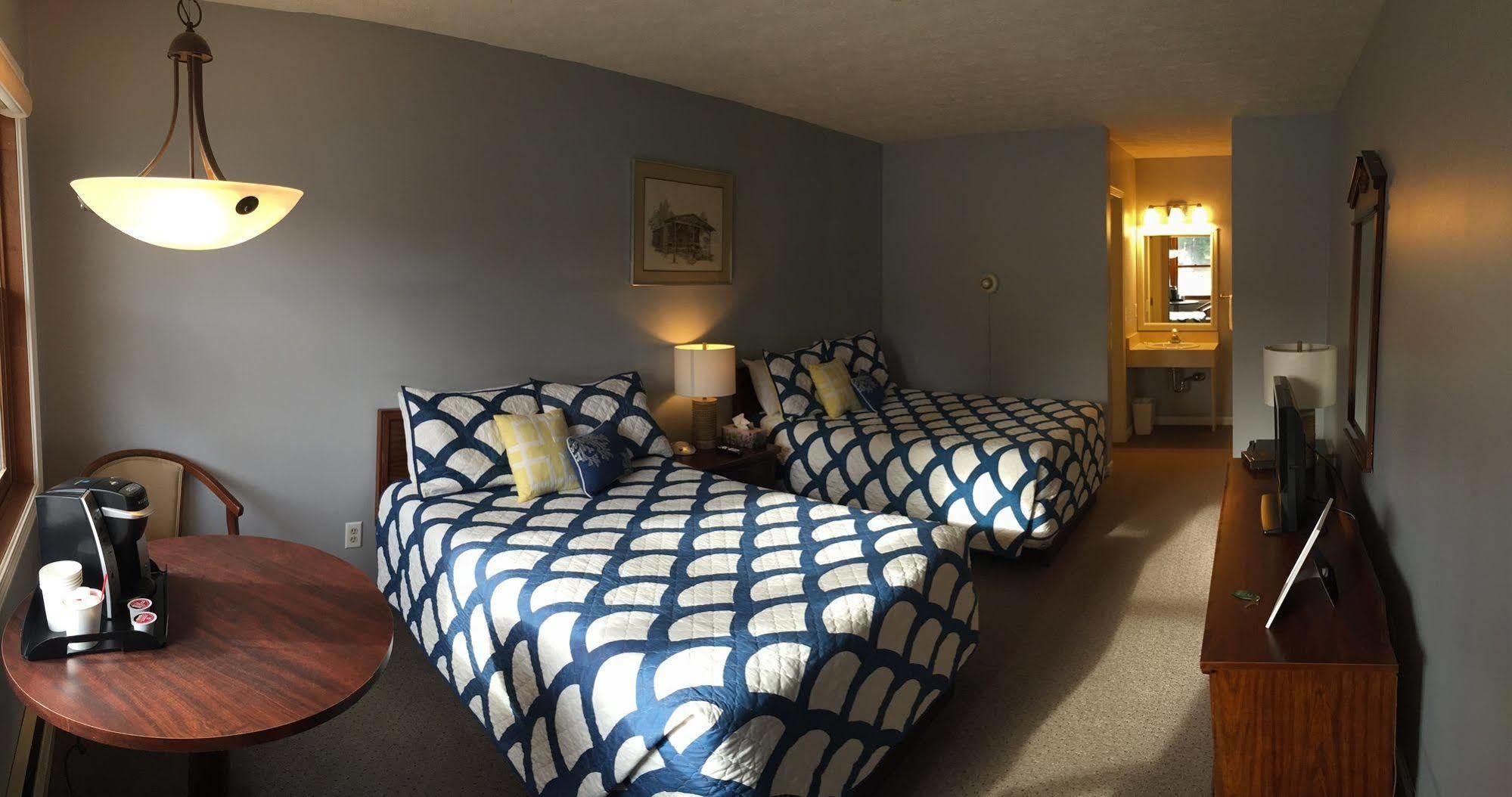 Empire Lakeshore Inn Екстериор снимка