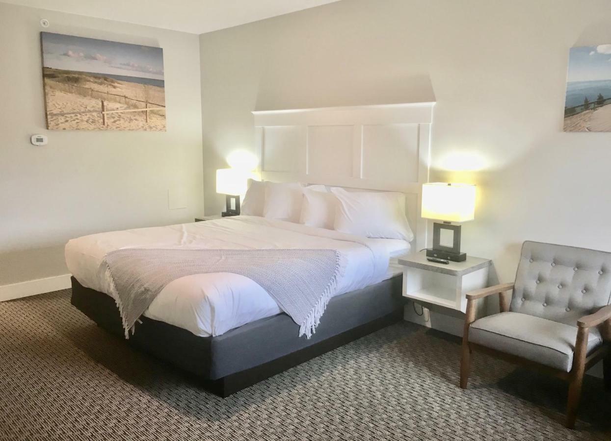 Empire Lakeshore Inn Екстериор снимка